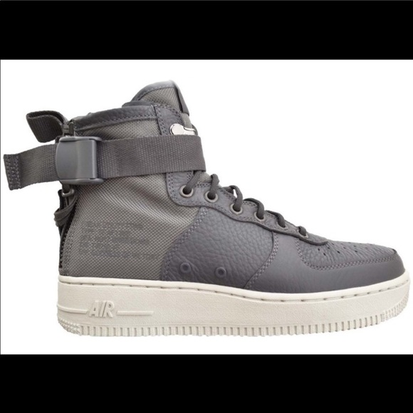 Nike shoes - Picture 7 of 7